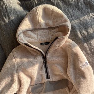 North Face Women’s Campshire Hoodie in brand new condition